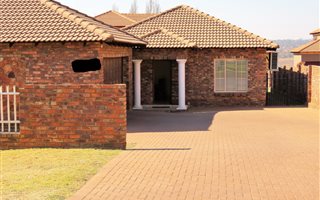 3 Bedroom House in Thatchfield