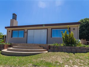 3 Bed House in Gordons Bay Central