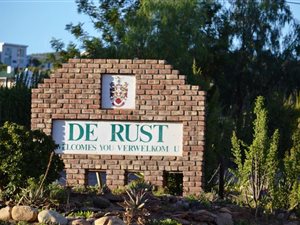 1378 m² Land available in De Rust