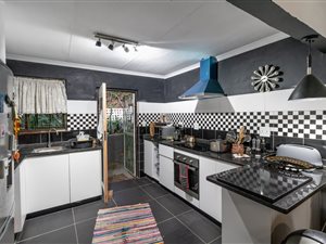 2 Bed Apartment in Illovo Glen