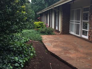 5 Bed House in Lyttelton Manor