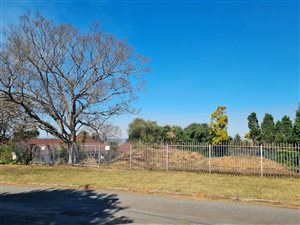 900 m² Land available in Athlone