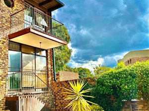 3 Bed Apartment in Val de Grace