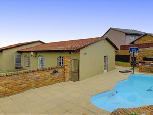3 Bed House in Bergbron