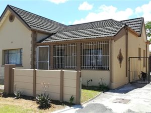 3 Bed House in Van Der Stel