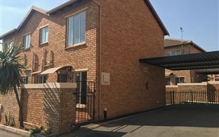 2 Bedroom Duplex in Strubens Valley