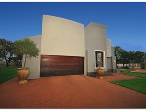 4860 m² Smallholding in Heatherview
