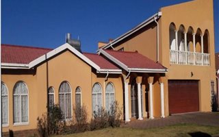 5 Bedroom House in Lenasia South