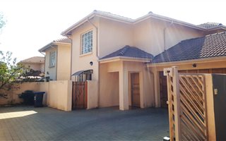 3 Bedroom House in Amberfield