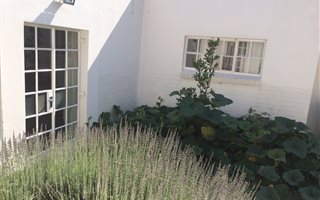 1 Bedroom Garden Cottage in Orange Grove