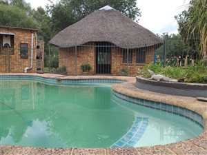 10 Bed House in Sundra