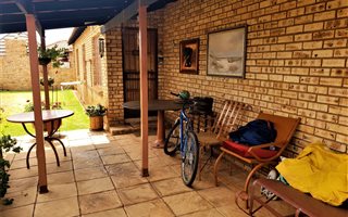 2 Bedroom Simplex in Eike Park