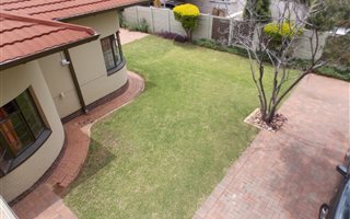 3 Bedroom House in Menlo Park