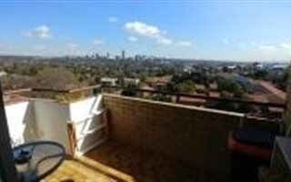 2 Bedroom Flat in Bramley Park