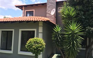 3 Bedroom House in Country View