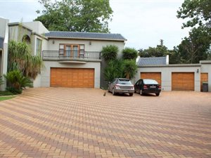 4 Bed House in Bedford Gardens