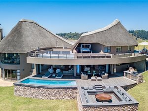 4 Bedroom House in Phezulu
