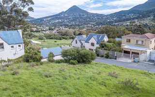496 m² Land available in Hout Bay and surrounds