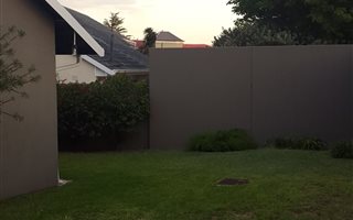 1 Bedroom Garden Cottage in Wendywood