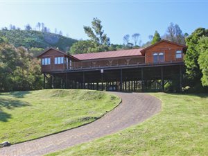 4 Bed House in Old Place