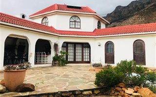 4 Bedroom House in Mountainside