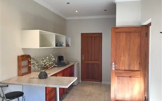 1 Bedroom Apartment in Bergvliet