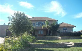 4 Bedroom House in Zevenwacht