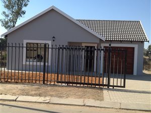 3 Bed House in Bloemspruit