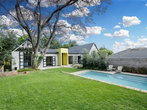 4 Bed House in Parktown North