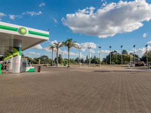 100 m² Retail Space in Three Rivers