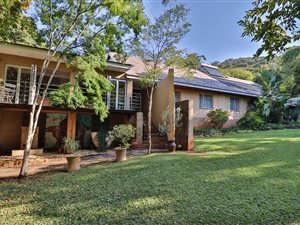 4 Bed House in Lynnwood Manor