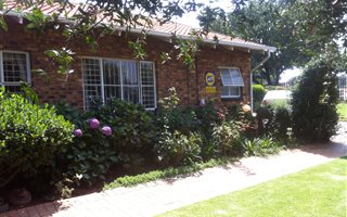 3 Bedroom House in Elma Park