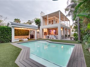 4 Bed House in Silver Lakes Golf Estate