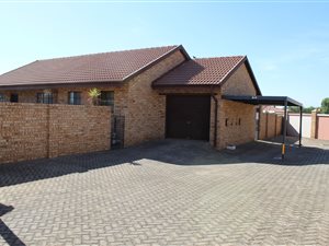 3 Bed Townhouse in Riversdale