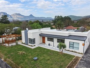 4 Bed House in Morningside