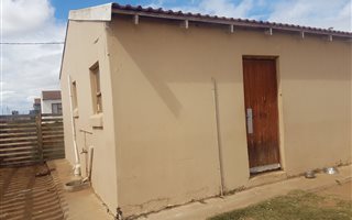 2 Bedroom House in Kwadwesi