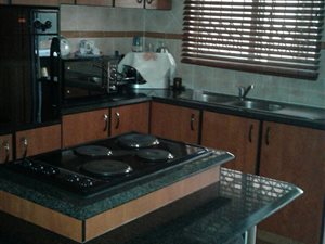 4 Bed Duplex in Whetstone