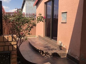 3 Bed House in Westbury