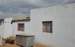 2 Bedroom House in Mohlakeng