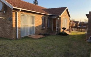 3 Bedroom House in Esther Park