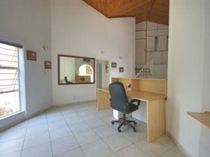 185 m² Office Space in Brackenhurst