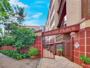 2 Bed Apartment in Parktown