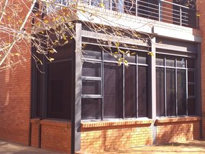 89 m² Office Space in Die Hoewes