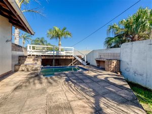 5 Bed House in Glenmore