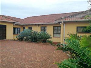 5 Bed House in Athlone Park