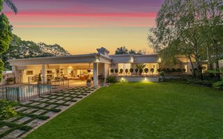 4 Bedroom House in Melrose