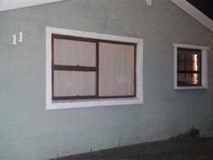 4 Bed House in Elsies River