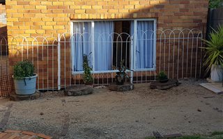 1 Bedroom Garden Cottage in Franklin Roosevelt Park