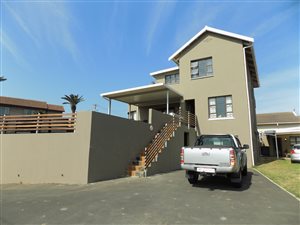 4 Bedroom House in Ocean View