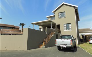 4 Bedroom House in Ocean View